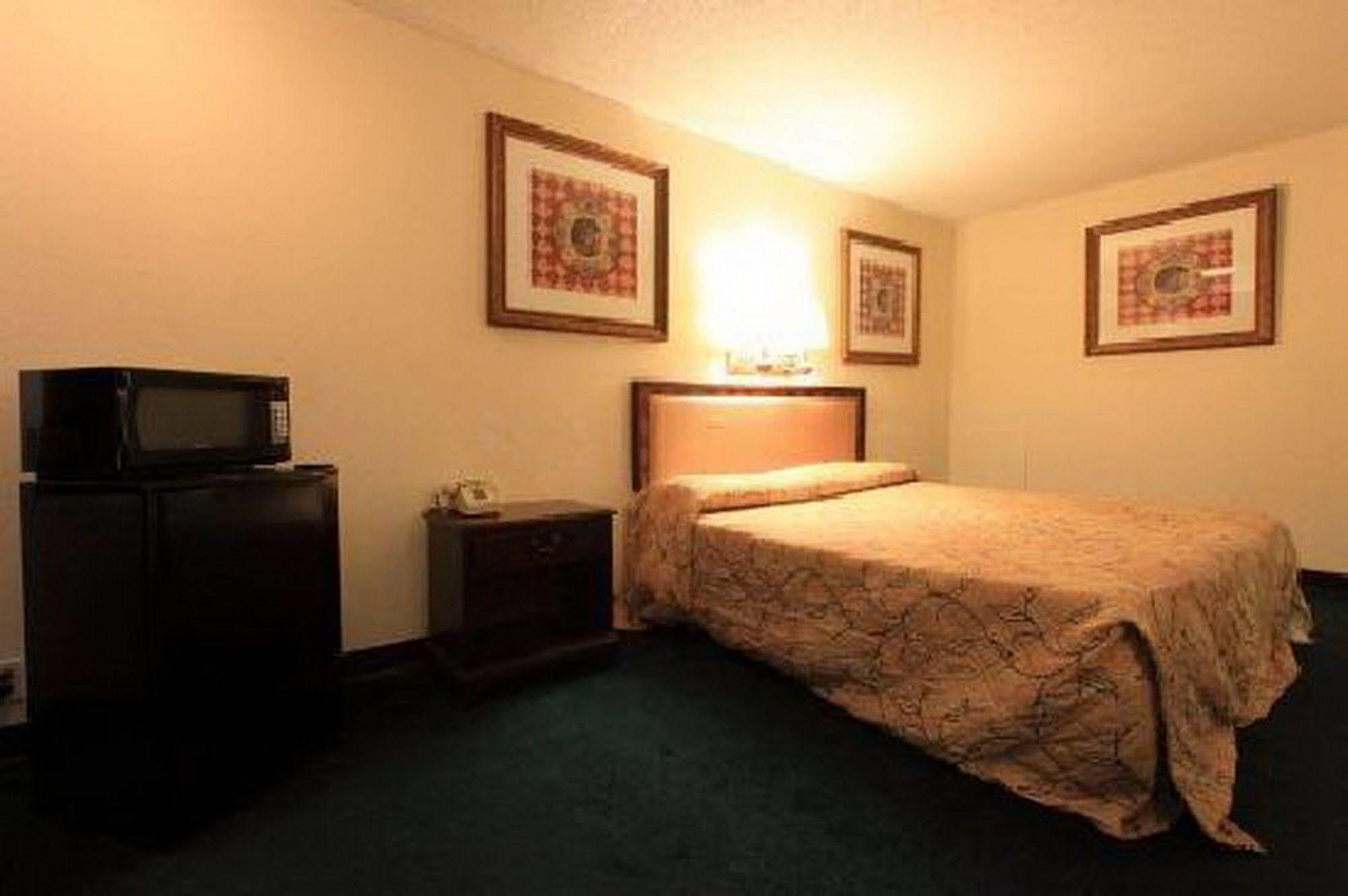 Hotel Petersburg Va I-95 & E Washington St Екстер'єр фото